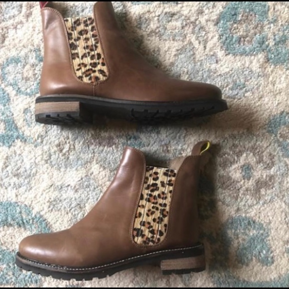 Joules UK brand Chelsea style leopard boots